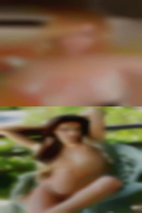 Live woman seeking BDSM sex club.